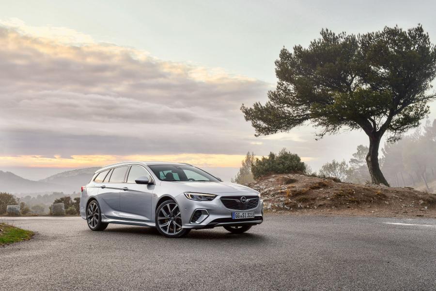  Opel Insignia GSi Sports Tourer 2017 года  (фото 23 из 40)